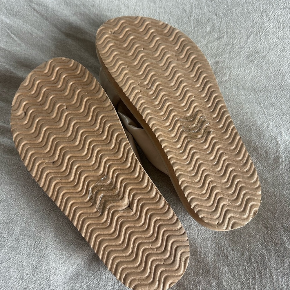 Arabel Billini Women’s Sandals - Picture 5 of 5